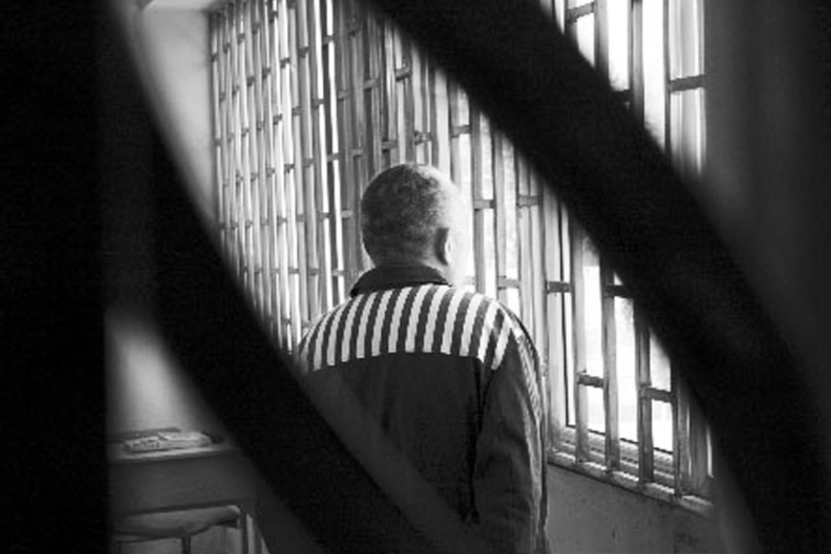 看守所监狱里面出来的人为什么心眼变小疑神疑鬼的