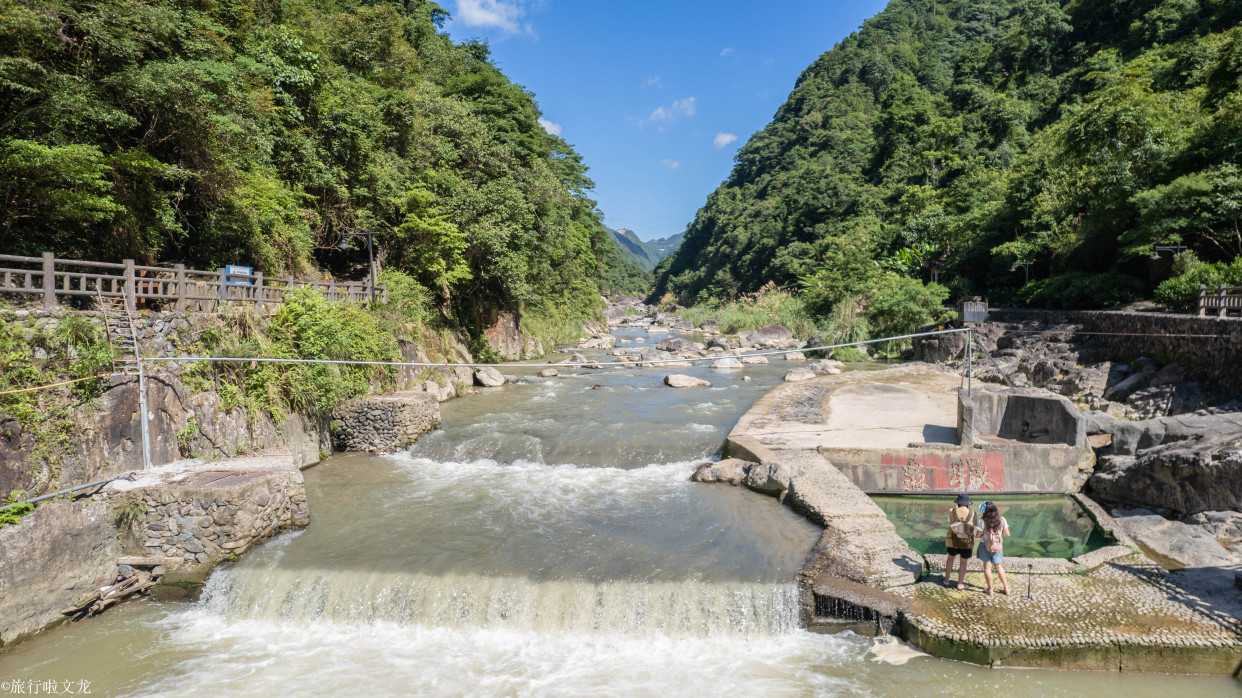 温泉旅游,泰顺氡泉很有名是真泉水,可以带你看看泉眼
