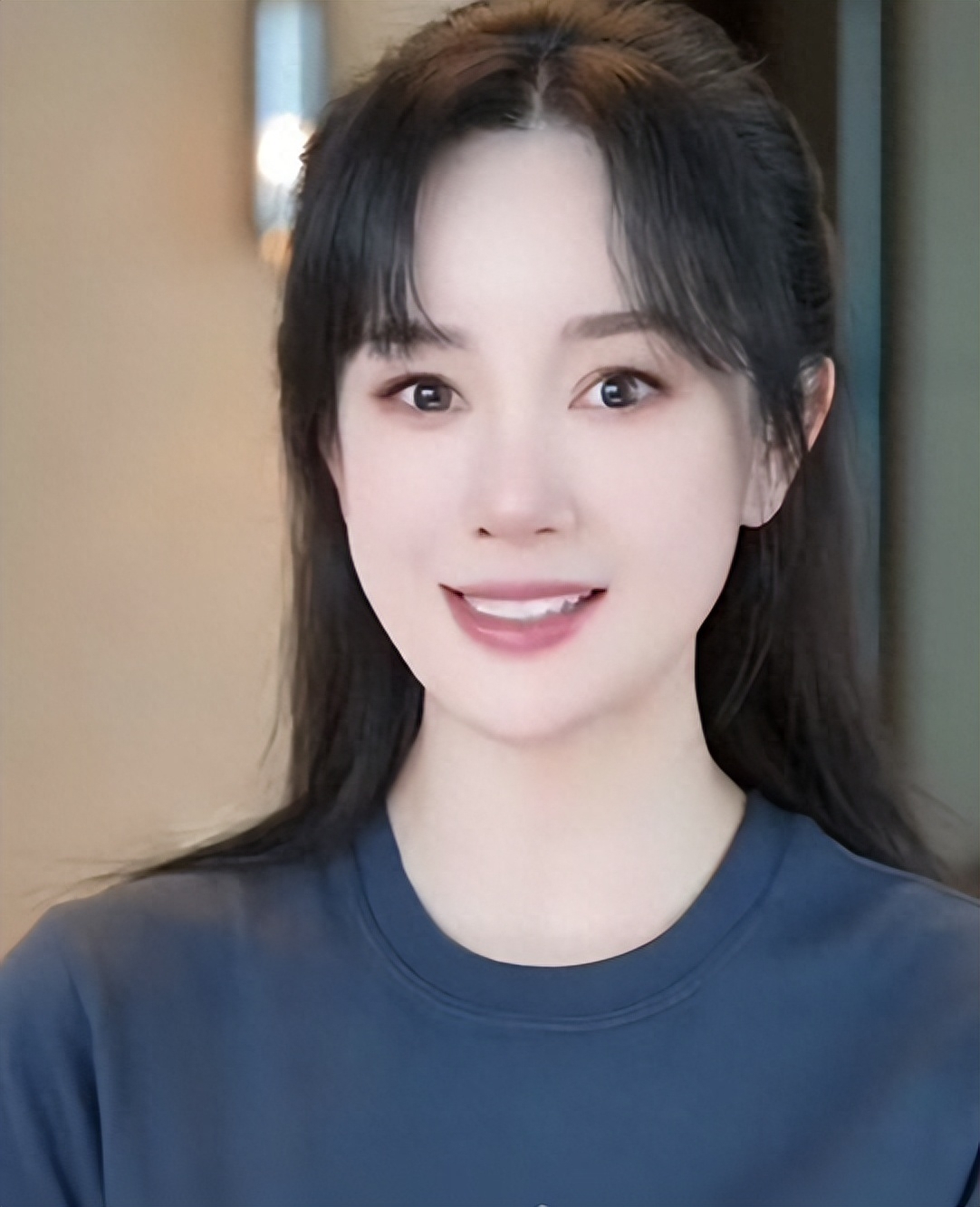 取出假体后的张檬颜值回春,重获于正青睐,赞她演技宝刀未老