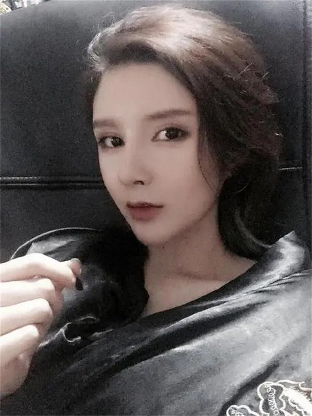 还记得"网红鼻祖"沉珂吗?如今褪去黑暗,变成阳光妈妈