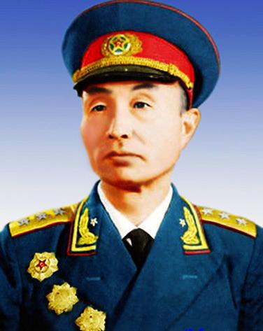 班长被迫退伍当农民,看到报纸才知,开国上将张爱萍找了他13年