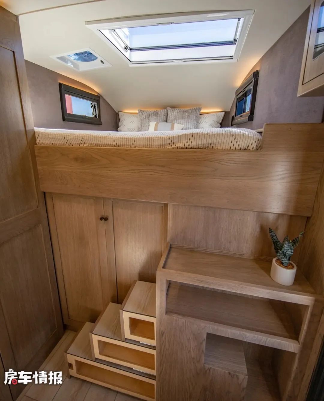 雪佛兰索罗德四驱皮卡房车,配6.6升发动机,内部一室一厅卖700万