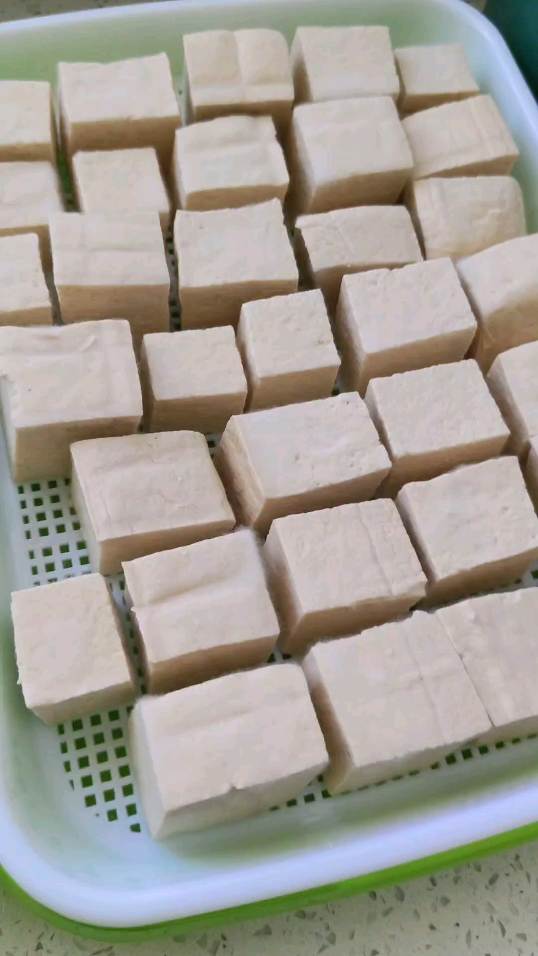 新产品即将上市哈,麻辣毛豆腐,敬请期待