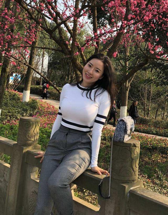 重庆辣妹子成为"微胖代表",因生活照而走红,她是如何做到的