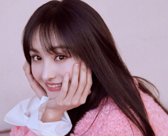 郑爽4层豪宅曝光,看到室内"人造沙滩",特殊爱好被意外曝光!