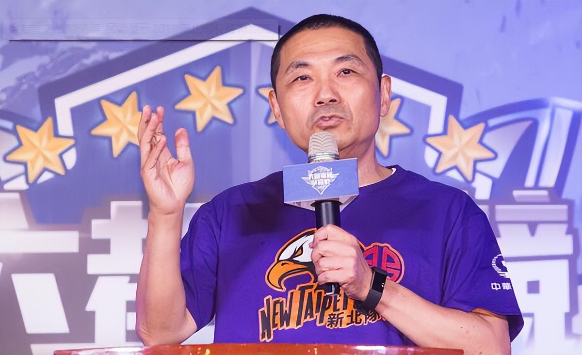 侯友宜终于勇闯新北议会!作专案报告,与民进党议员直球对决