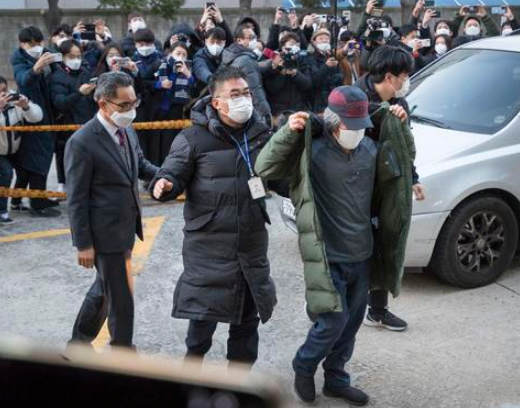 赵斗淳羽绒服牌子被人扒出,羽绒服公司急了