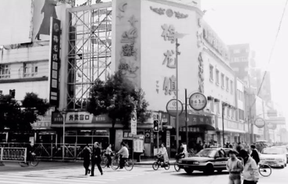 曾经的长春黑道大哥小贤,出殡时撒真钱了吗