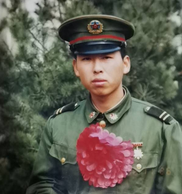 "守山大叔"于新伟:负债30万,妻子不顾反对嫁给他,登央视走红