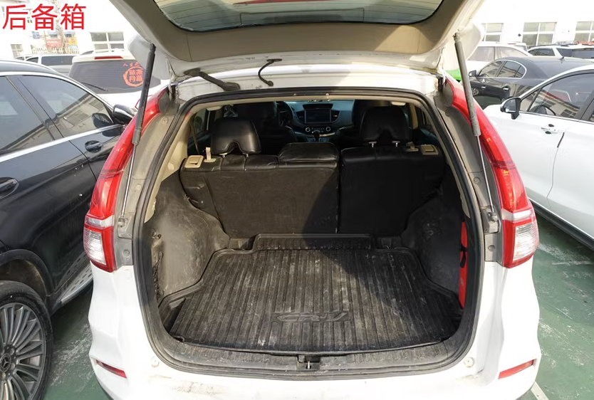 江苏省连云港市一辆思威牌小型汽车将以2万起拍