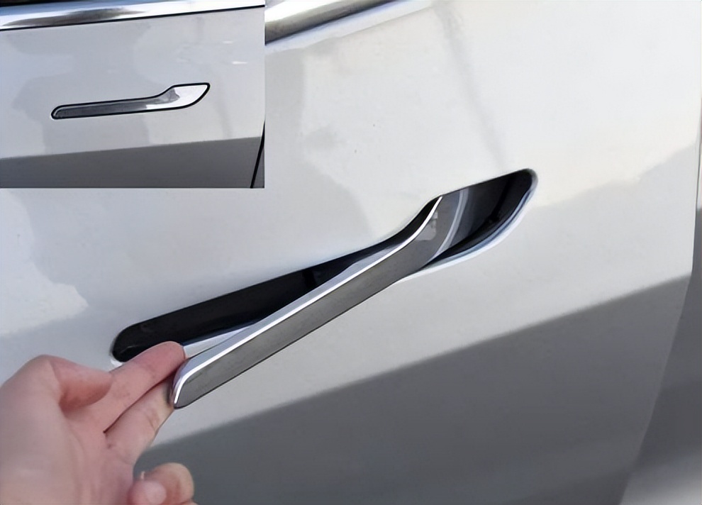 太厉害了!特斯拉冬天门把手冻住怎么办?官方居然建议用拳头击打