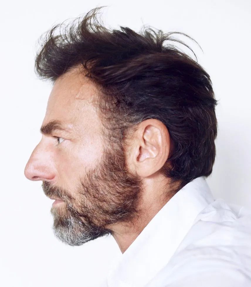 61岁的比利时时尚男模特阿兰·高苏因,在时尚圈工作了四十余年