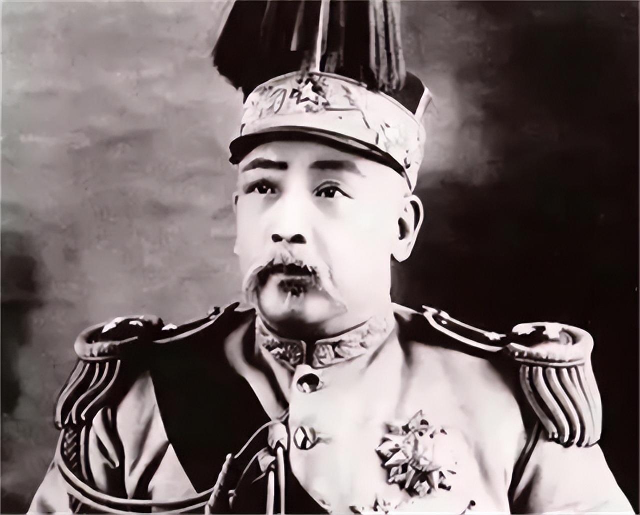 土匪马玉仁洗劫小镇,掳走十几个姑娘,为抗日牺牲追授中将!