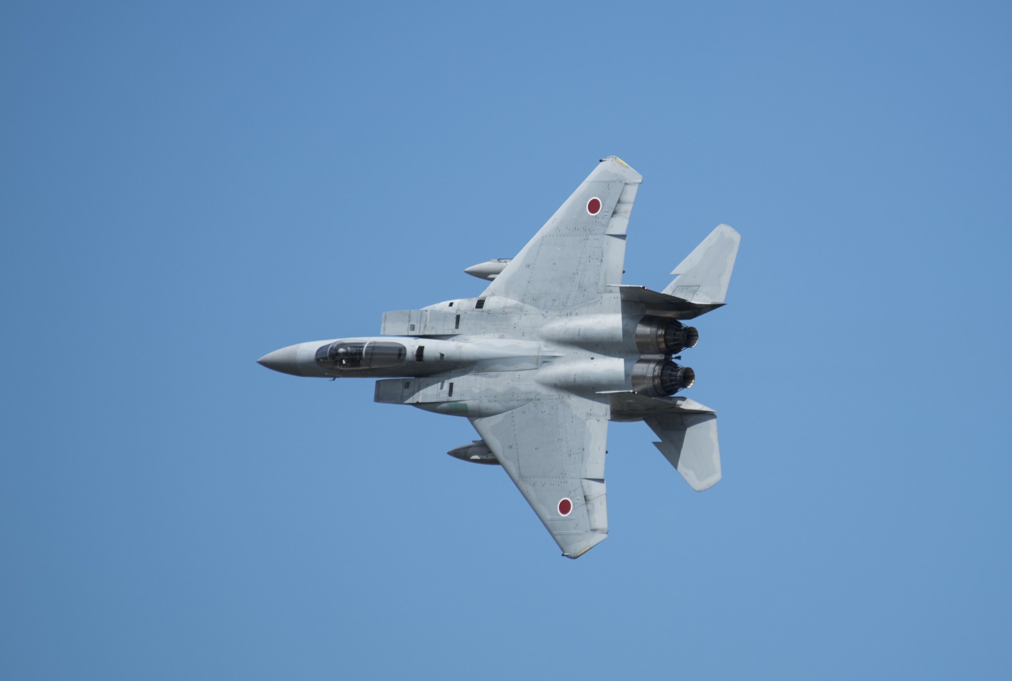 日本f15战机除夕坠海,机体老化加飞行员疲惫,东海较量已落下风