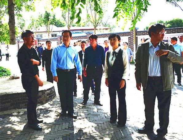 区委书记刘惠主持召开津南区农村人居环境整治现场推进会