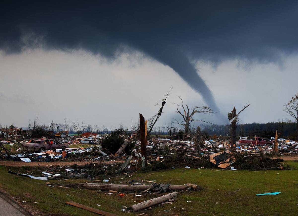 江苏两地遭龙卷风袭击,致10死多伤!人类目前能控制龙卷风吗?