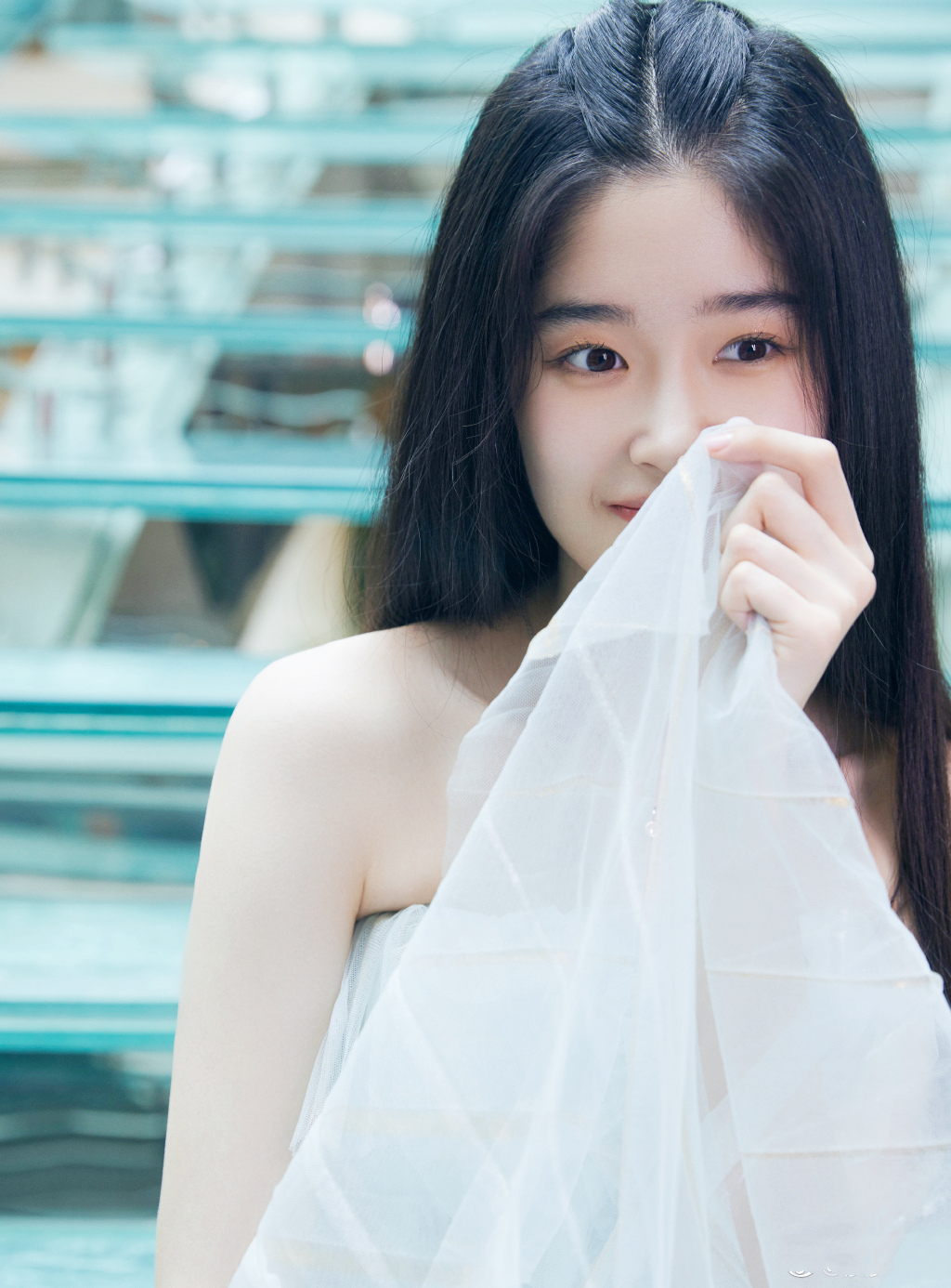 《坚如磐石》另一位新人陈童,来一波美照,网上资料很少老神秘了