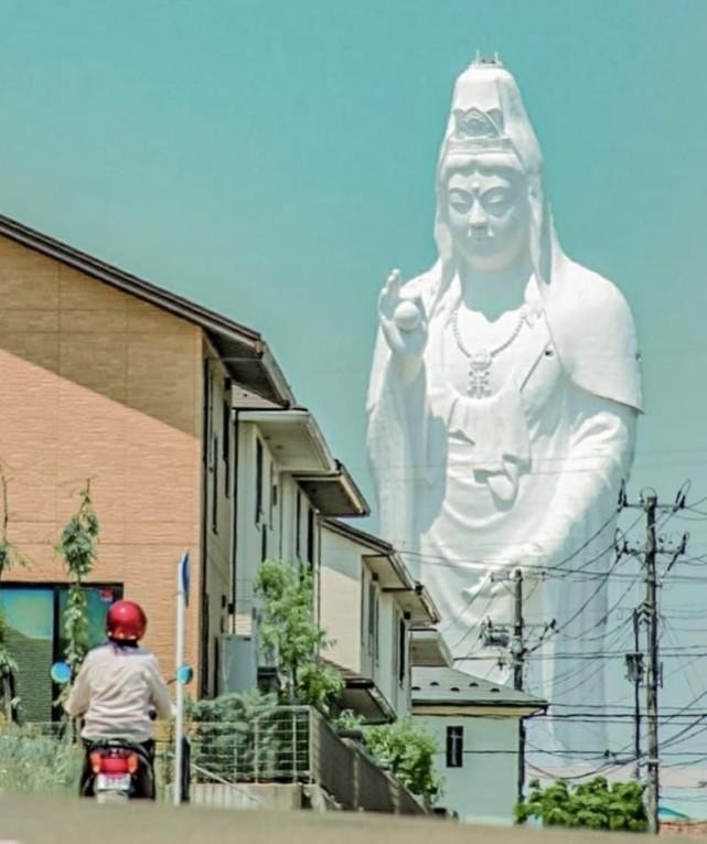 日本的"观音像",高100米,可每到夜晚却让人感到"不适"!