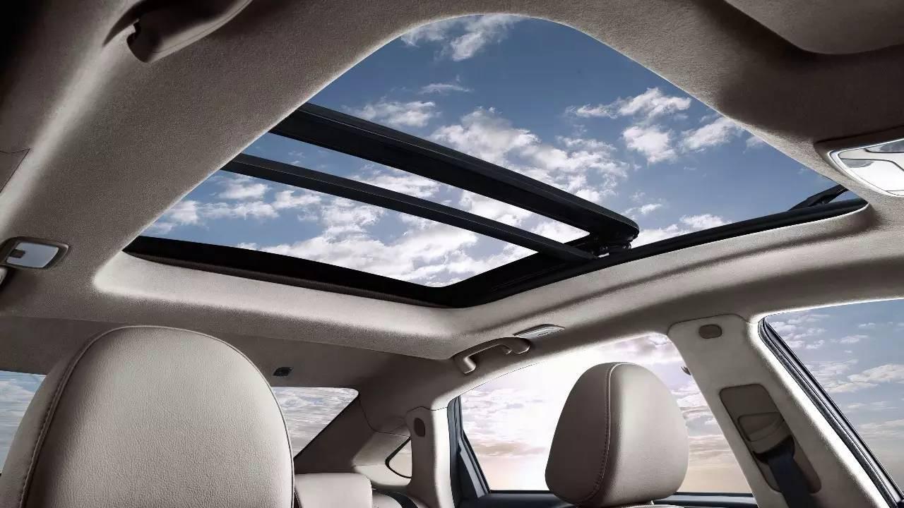 有无天窗的汽车有什么差别?老司机:不仅是颜值,实用性也有差距
