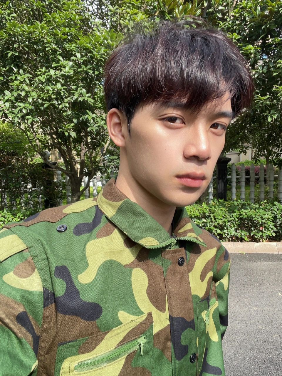 滑动看帅哥军训 最近很多弟弟妹妹要军训了,学长给大家分享一些注意