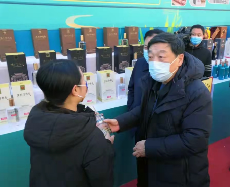 河北省副省长时清霜点赞河北老名酒泥坑酒