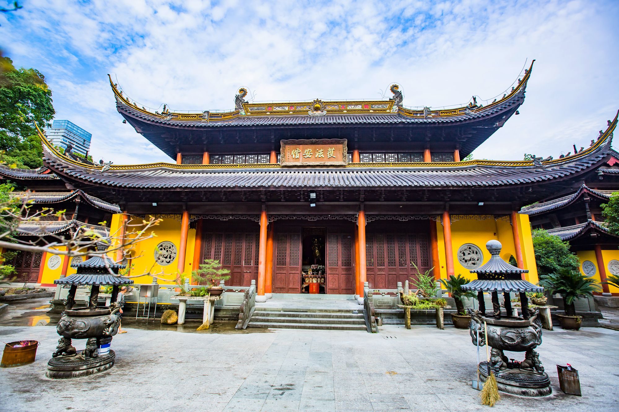 杭州桐庐圆通禅寺,环境优美,是我国建寺最早的观音道场之一