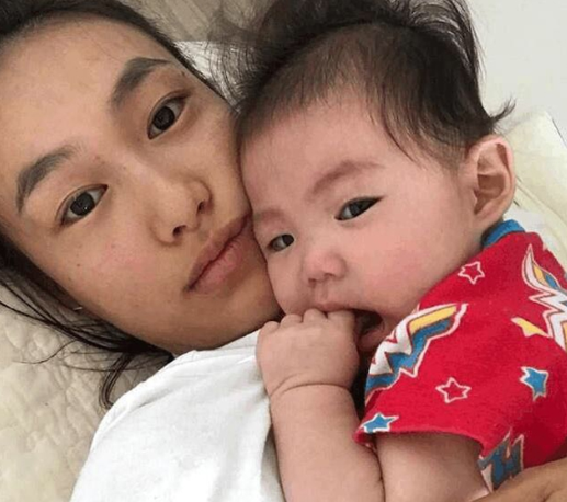 晒陈冠希住的豪宅,如今把心思放在家庭上,在家里设有私人工作室