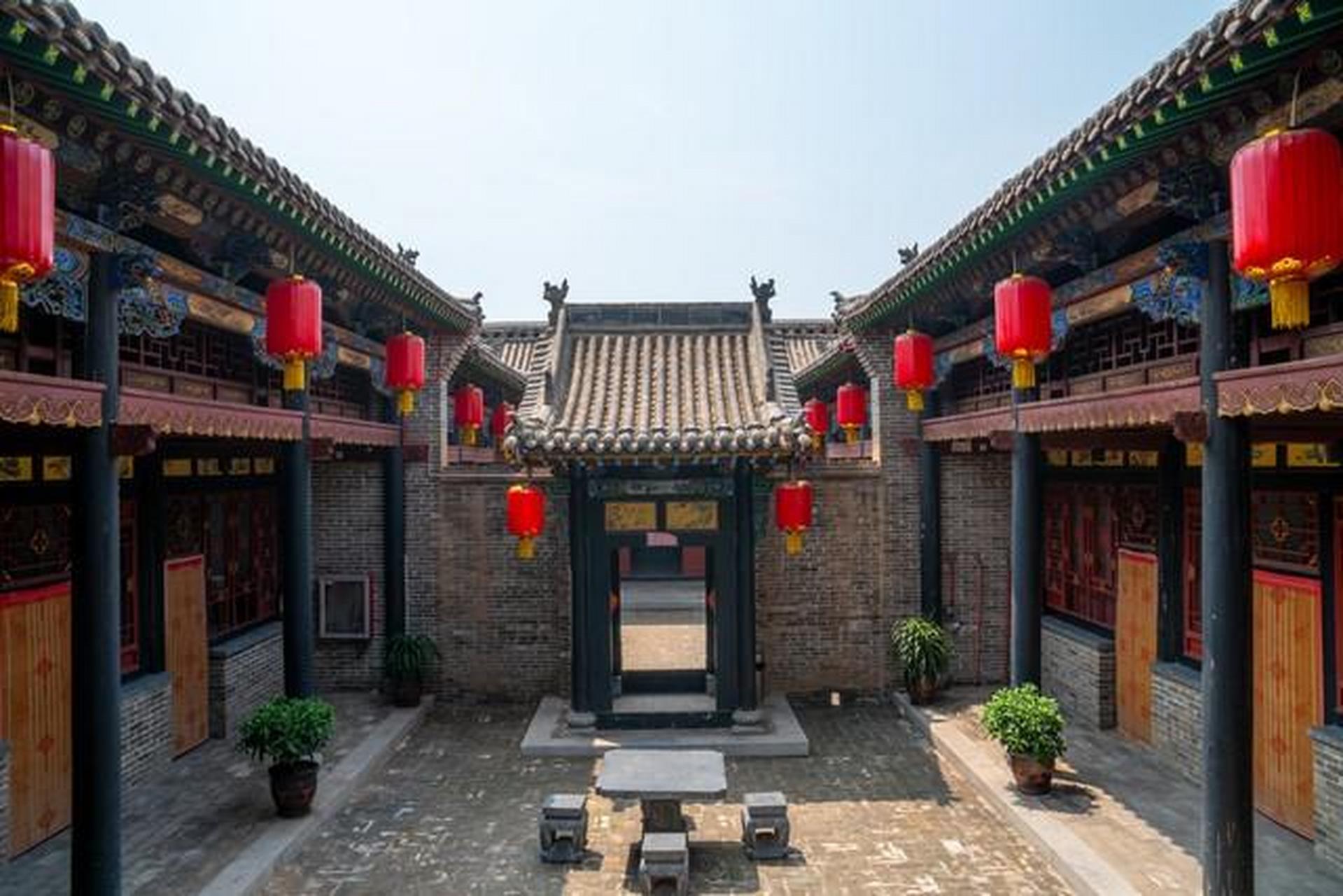 许多人将拥有一座四合院视为地位与财富的象征.