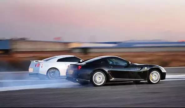 自动挡起步太慢?大部分司机都不懂这个功能,光踩油门你就错了!