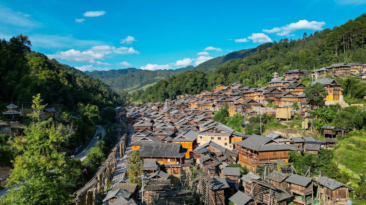 贵州黔东南,金秋时节,位于从江县高增乡的占里村,秋意渐浓