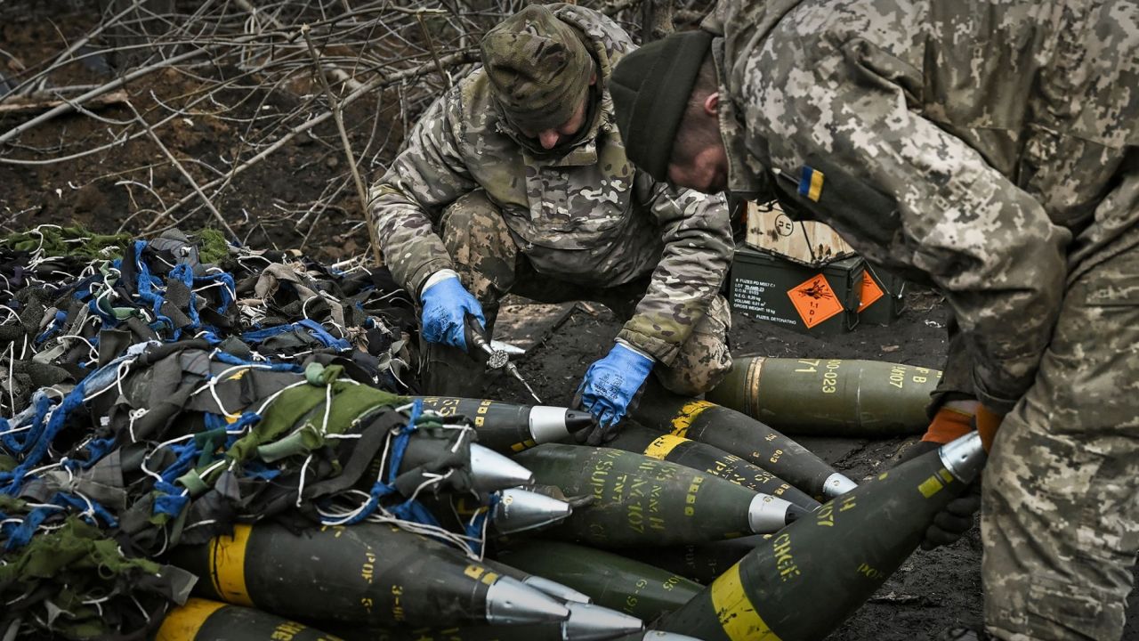 世界军火库告急?中俄携手后美国无路可走,战略大决战或将到来