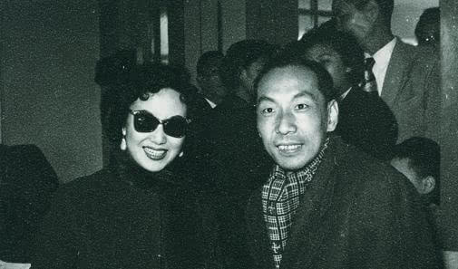 邝文美宋淇夫妇1995年9月1日,时隔一周,房东都没看到张爱玲了,在敲门