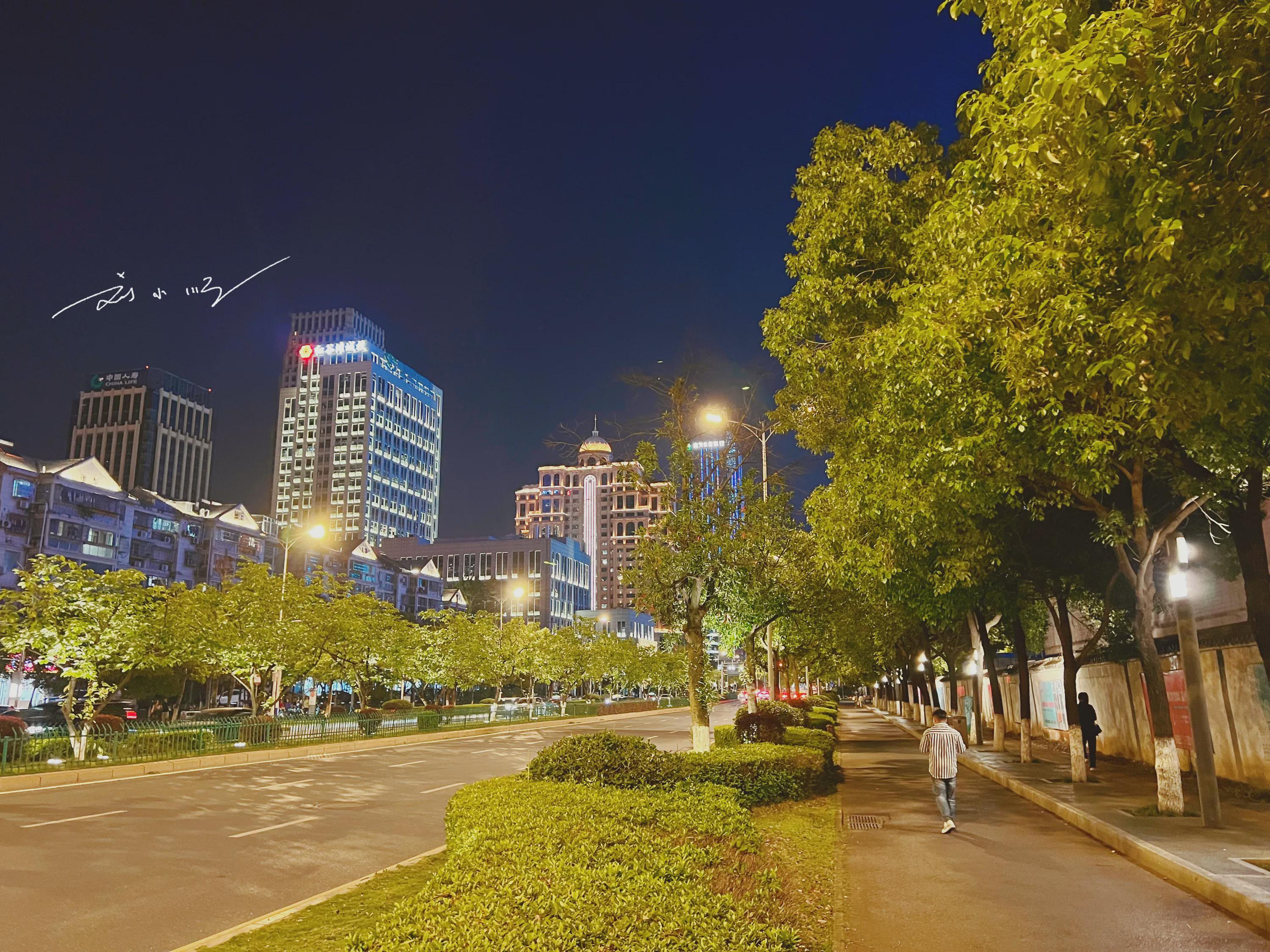 实拍南昌夜景