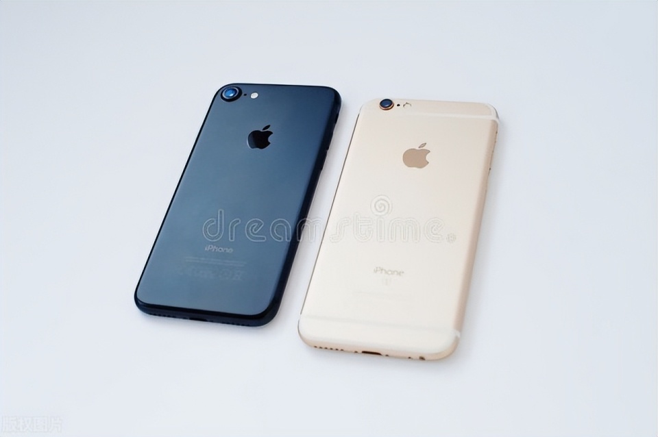 手机造型越来越大同小异?|有8种已经要"消失"的手机设计