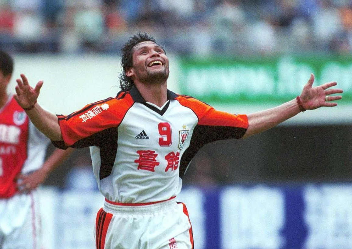 中外射手争霸史:首位洋金靴诞生,不少国脚级外援到甲a淘金