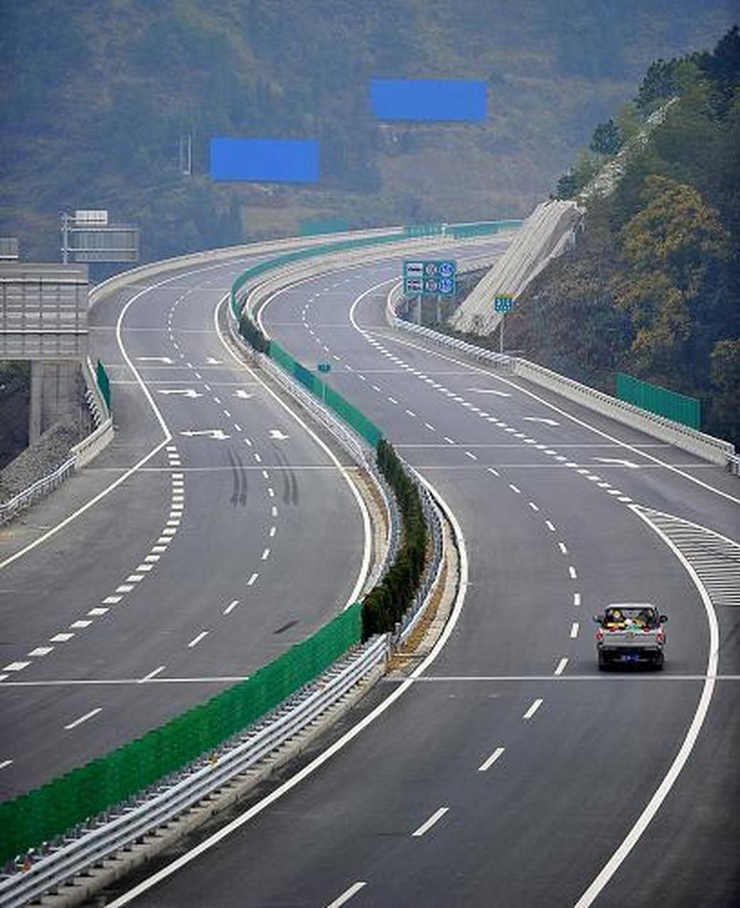 开车犯困?别担心,云南本草石斛活力精油来帮你!