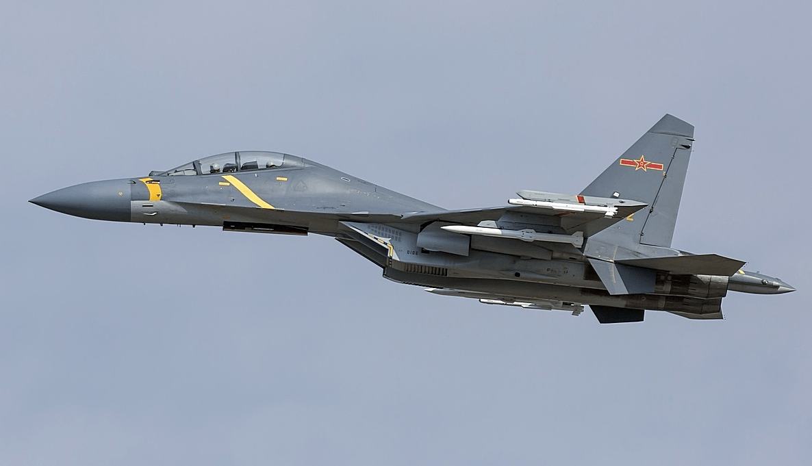 领先太多!003航母俯拍照震动美专家:歼-15t何时上舰?