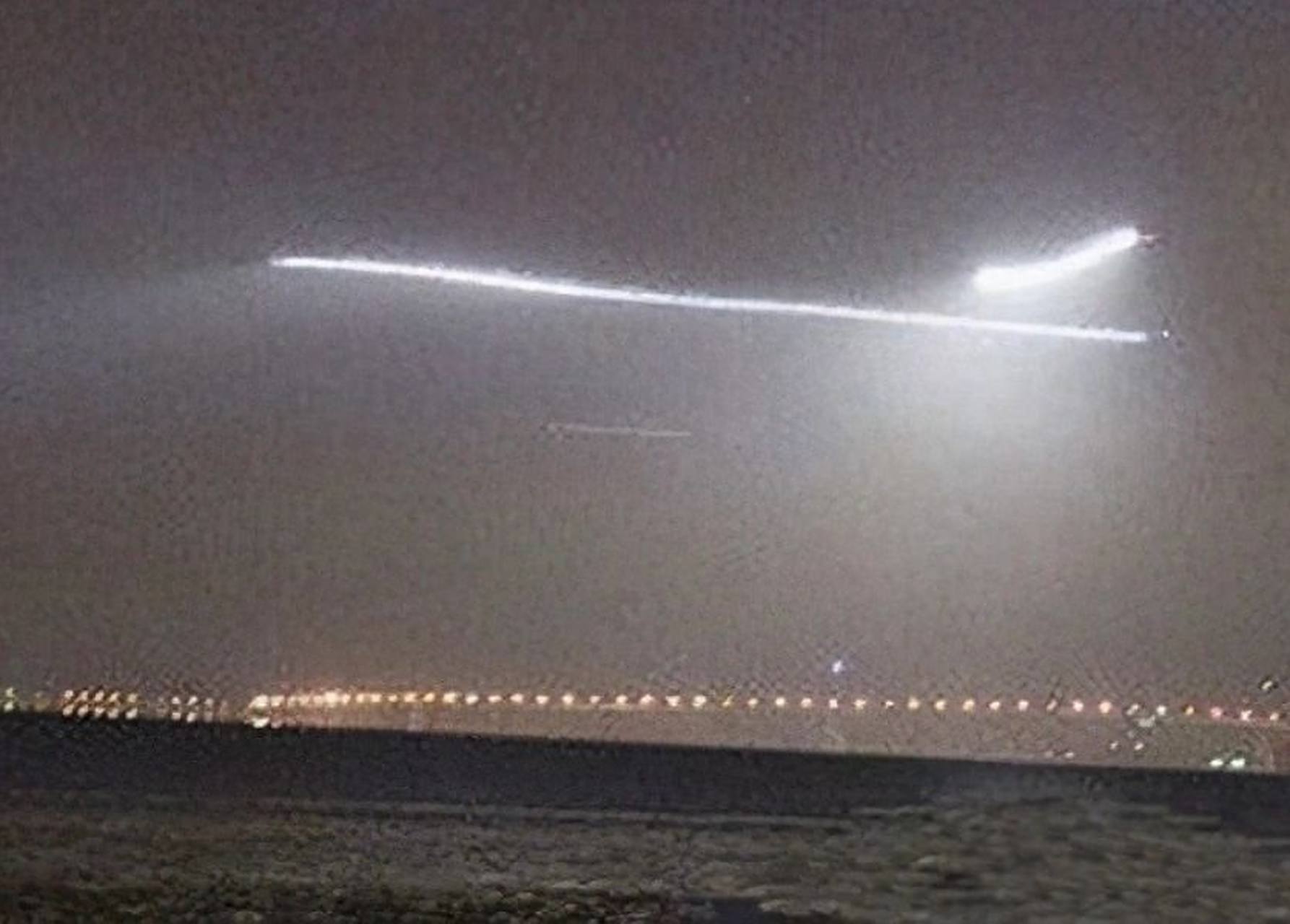 萧山机场ufo 姐妹们真的假的呀我朋友说这才是飞船真正的样子,她亲眼