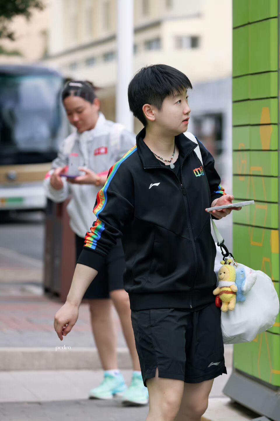 找到孙颖莎小时候学习照片,时光飞逝,世界冠军即将大学毕业啦!