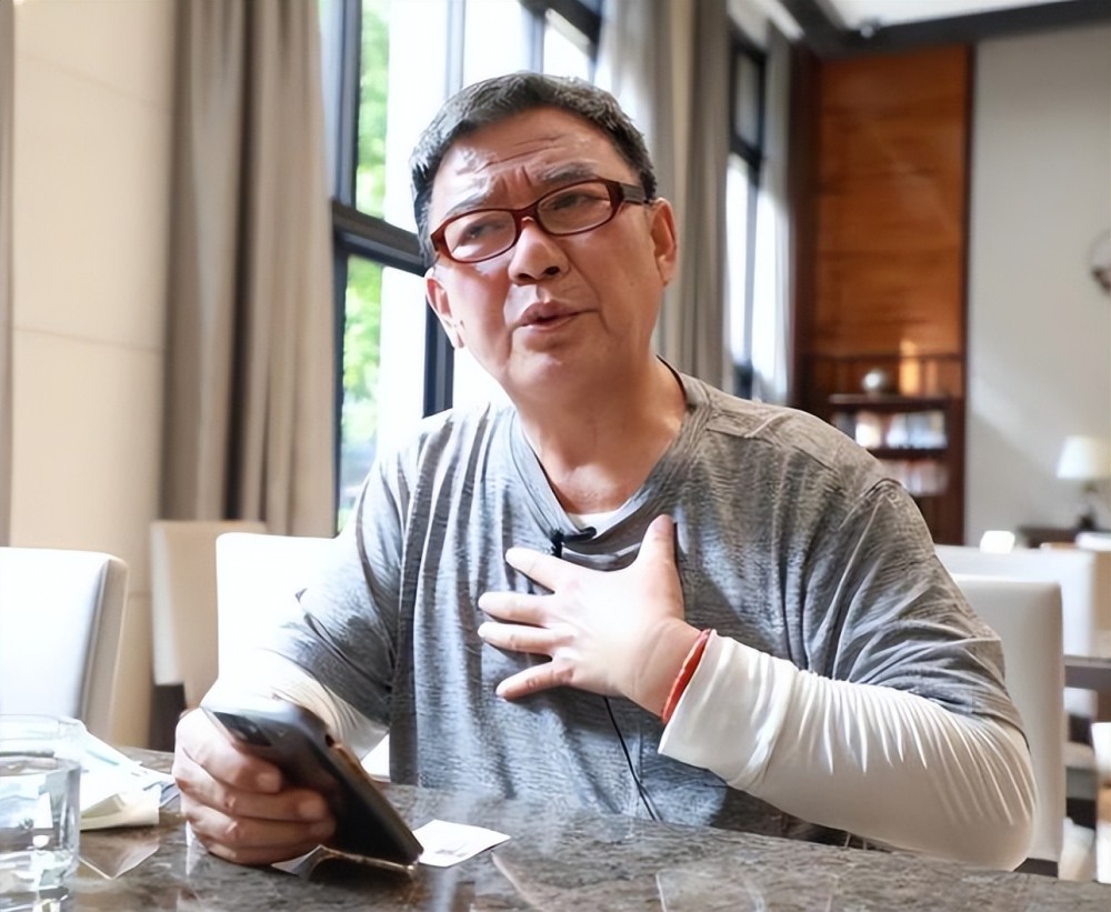 李立群端午驱车100公里去看台湾表妹,被拒门外直言他是两面派