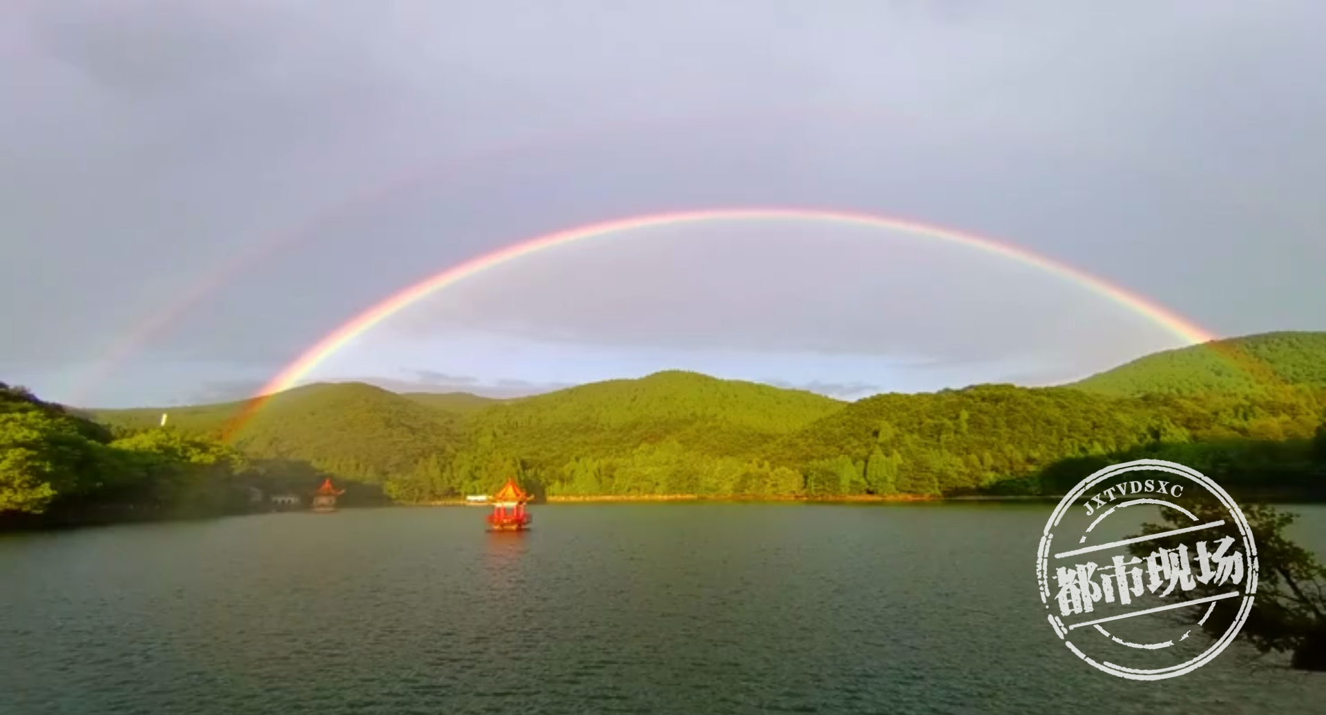 美到爆!庐山雨后惊现双彩虹,快来一睹为快