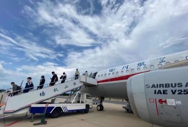 每天一班!鞍山至成都航班顺利转场天府国际机场