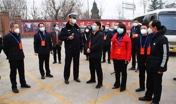 曲沃县人大副主任崔权利带队深入基层视察春运交通安全管理工作
