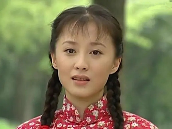 因可云一角一炮而红,和相识6天的导演闪婚后,徐露后来怎样了