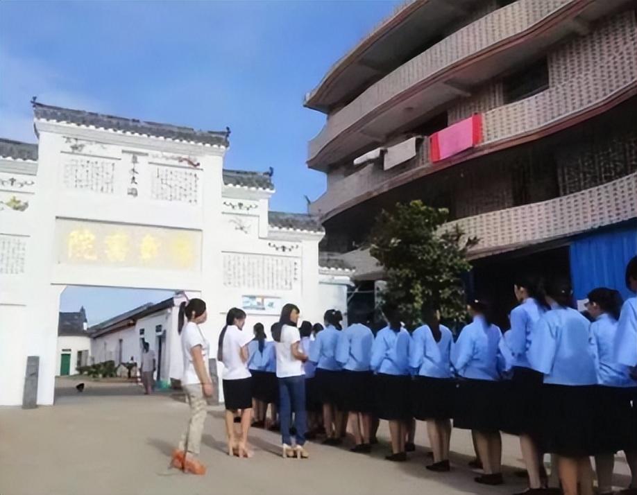 泯灭人性!豫章书院非法拘禁,电击治疗,隐藏在社会另一面的恶魔