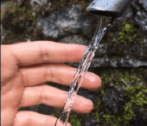 运动的水流看起来为什么完全"静止"?