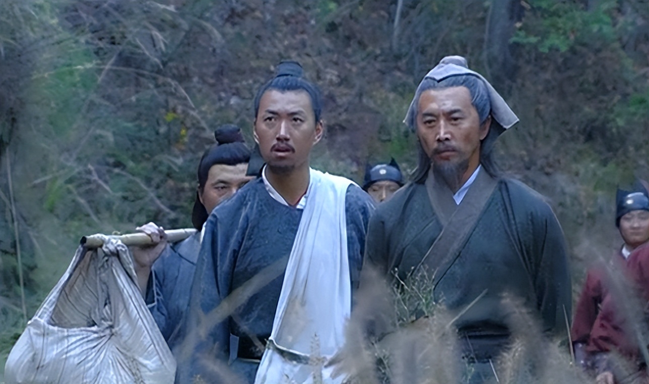 刘伯温讨水喝女人故意往碗里撒了一把谷壳刘伯温她大有智慧