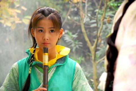 贾青混乱私生活:送安全裤给导演,因作风问题被王思聪撕成18线