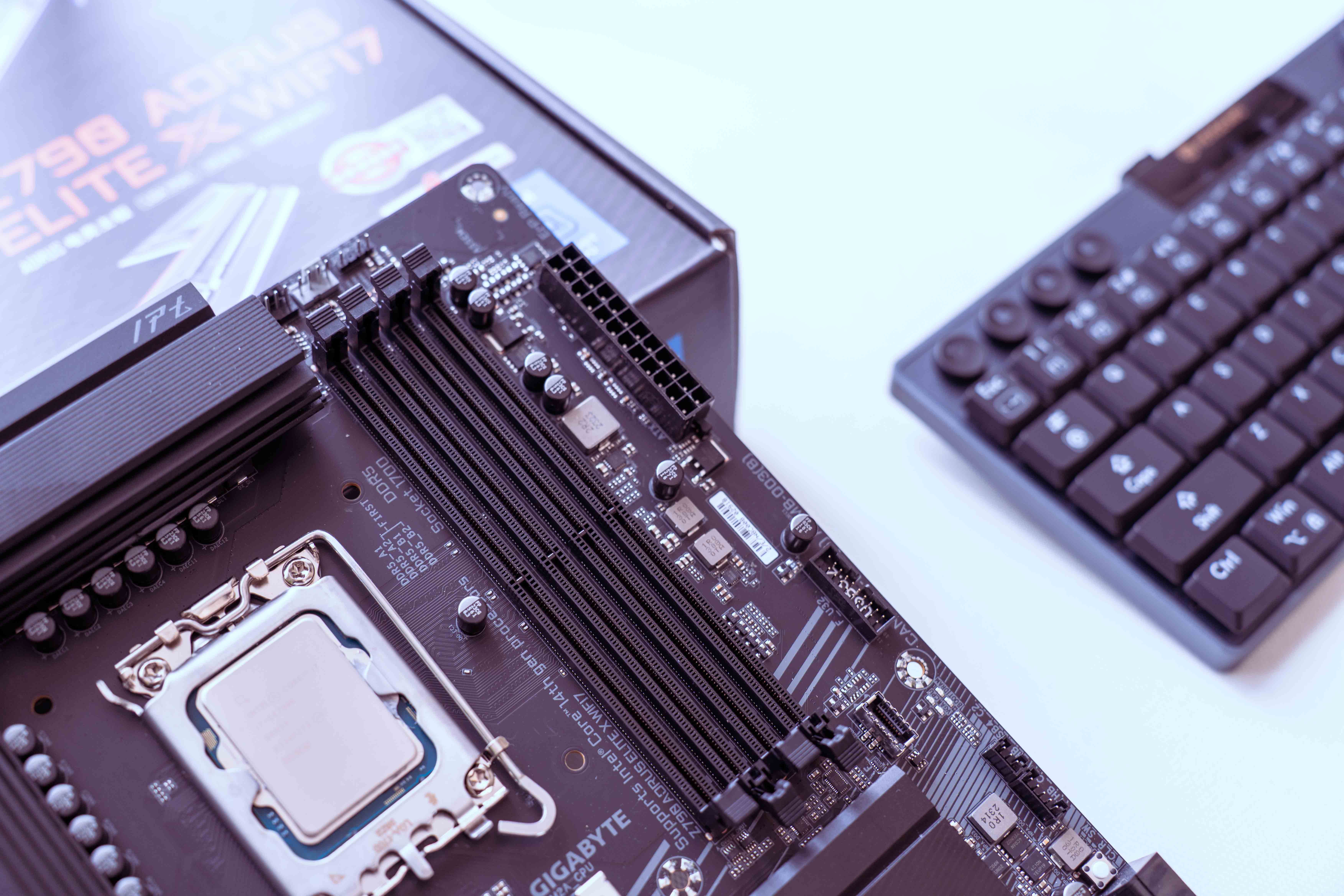 显卡竖装,极致散热,机箱界的擎天柱丨tt cte t500 tg argb装机