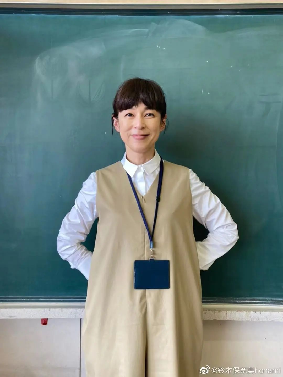 宅男女神被丈夫控制23年,如今54岁抛夫弃子,独居3亿豪宅:太爽